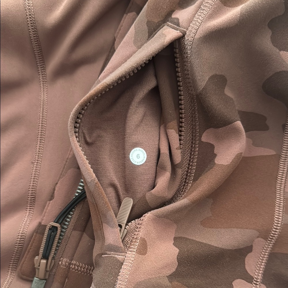 Lululemon Hooded Camouflage Define Jacket Nulu Size 6 - Picture 4 of 4
